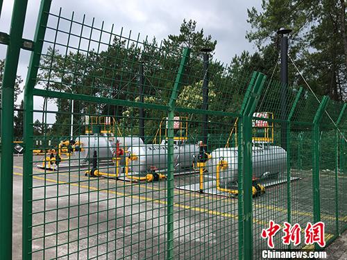 圖為中石化江漢油田涪陵頁巖氣井平臺(tái)內(nèi)設(shè)施。湯琪 攝