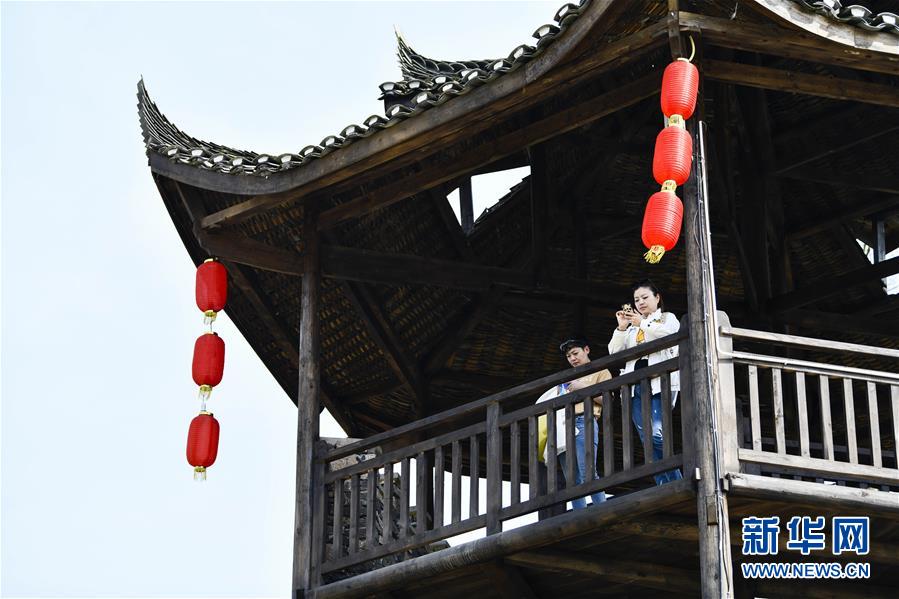 （新華全媒頭條·圖文互動(dòng)）（20）從人民中汲取磅礴力量——習(xí)近平總書(shū)記同出席2020年全國(guó)兩會(huì)人大代表、政協(xié)委員共商國(guó)是紀(jì)實(shí)