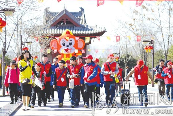 臨汾早春悄至 踏青賞花去